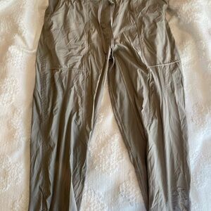 Lululemon Dance Studio Pants HR crop size 6